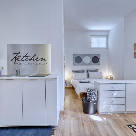 Zentral gelegenes Apartment mit Garage und Garten Kaltern Exterior foto